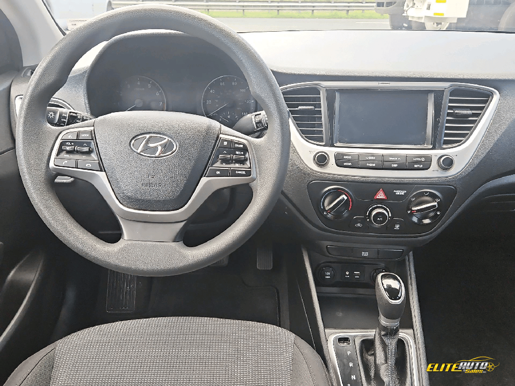 2022 Hyundai Accent - Photo 8