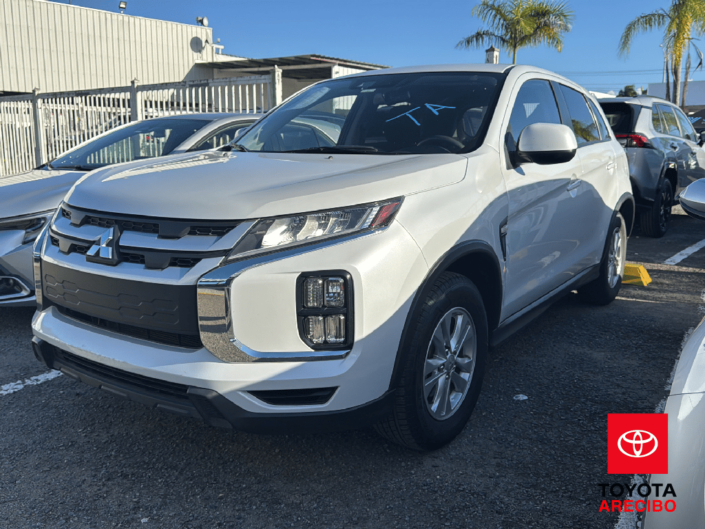 2023 Mitsubishi Outlander Sport ES's photo