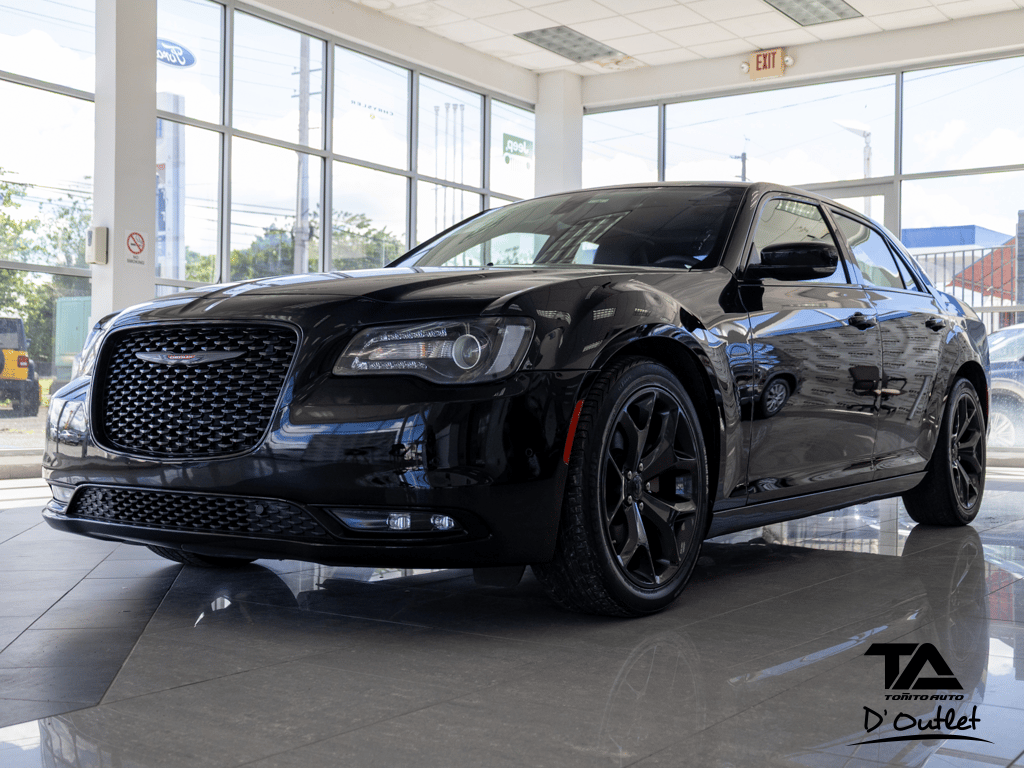 2022 Chrysler 300 S's photo