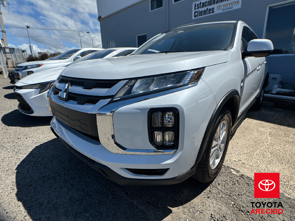 2023 Mitsubishi Outlander Sport ES's photo