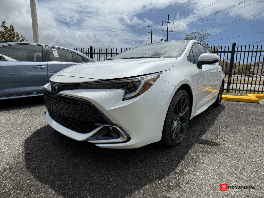 2025 Toyota Corolla Hatchback XSE's photo
