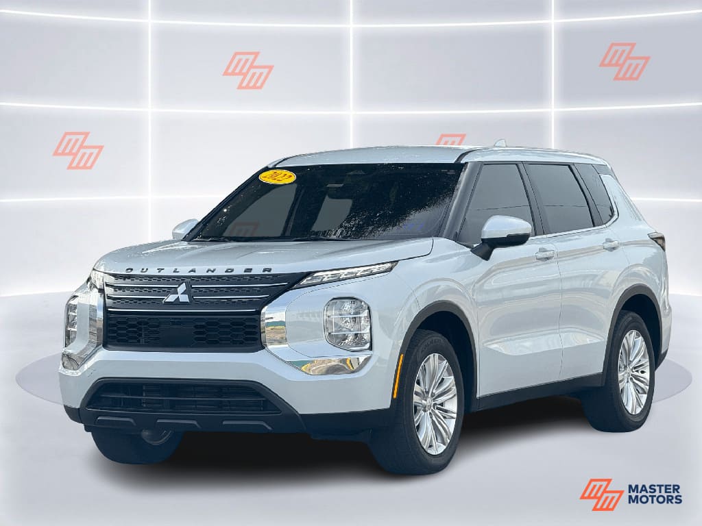 2023 Mitsubishi Outlander ES 2WD's photo