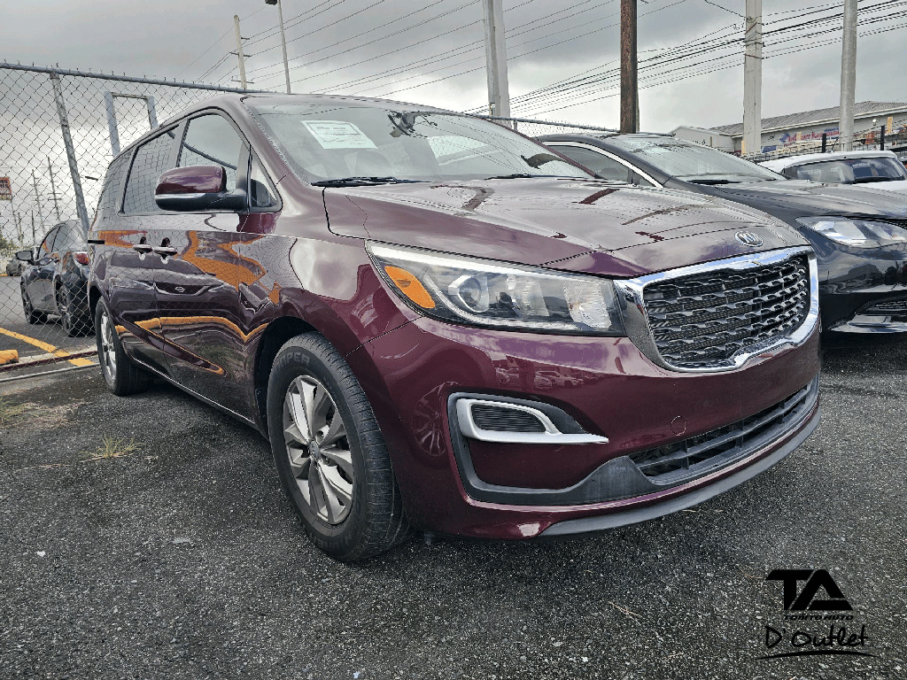 2019 Kia Sedona L's photo