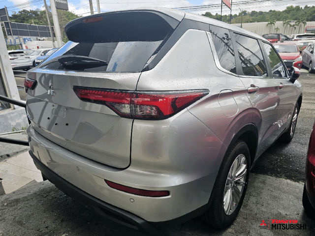 2024 Mitsubishi Outlander ES