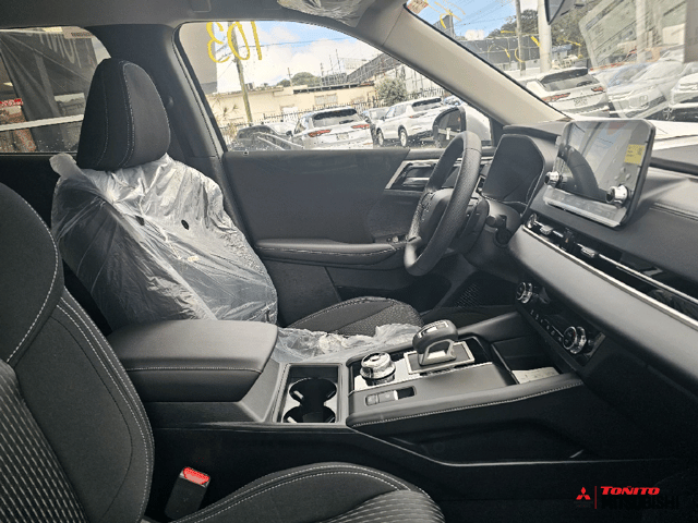 2024 Mitsubishi Outlander ES