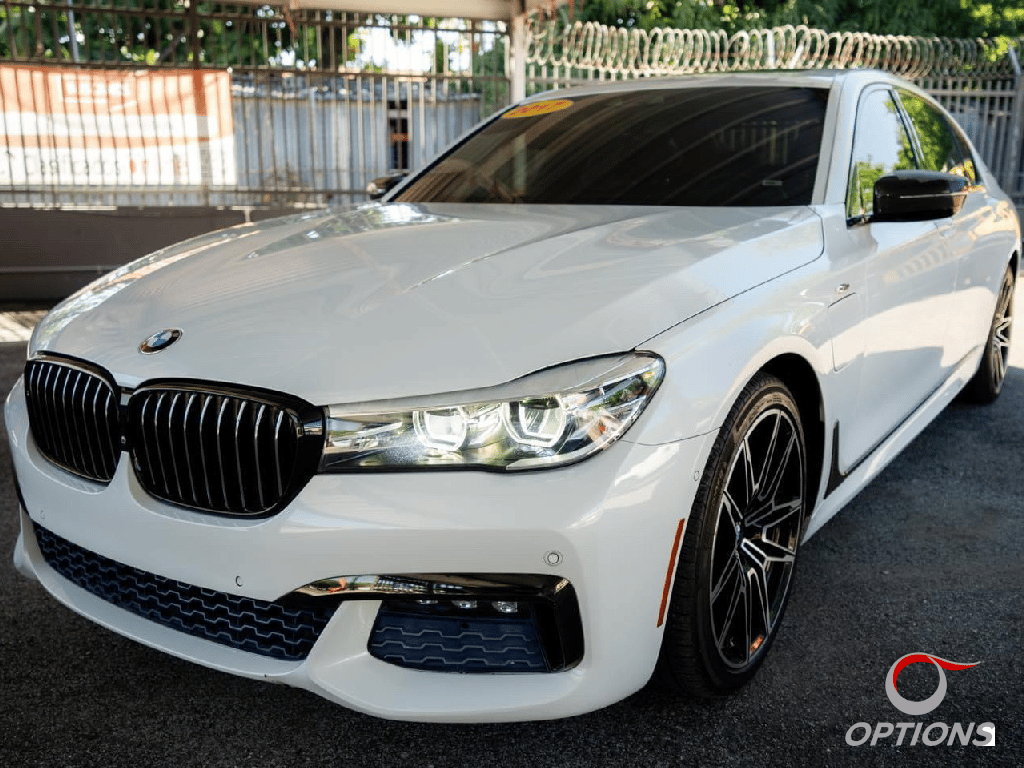 2017 BMW 7 Series 740e's photo