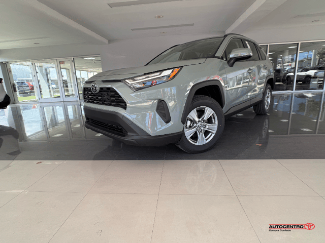Toyota RAV4 XLE 2025