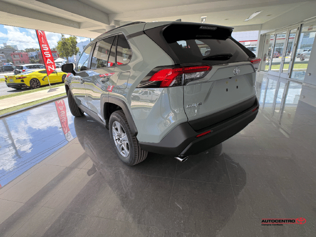Toyota RAV4 XLE 2025