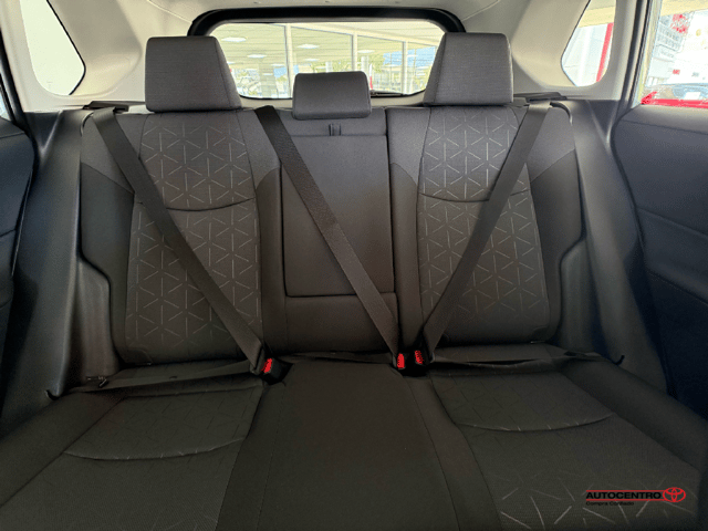 Toyota RAV4 XLE 2025