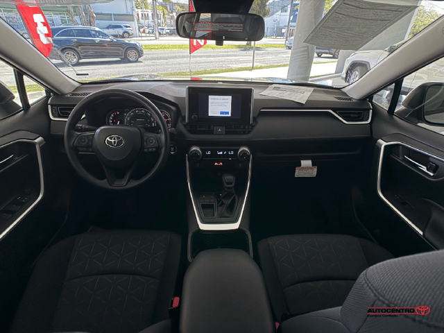 Toyota RAV4 XLE 2025