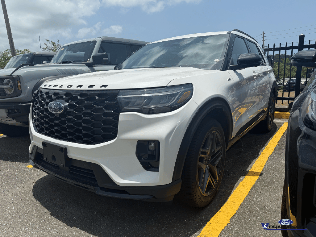 2025 Ford Explorer ST-LINE 4WD (PL535)'s photo