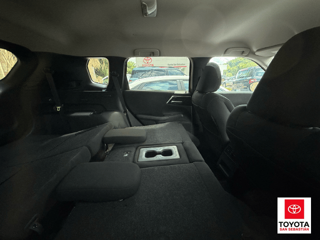 Mitsubishi Outlander ES 2023