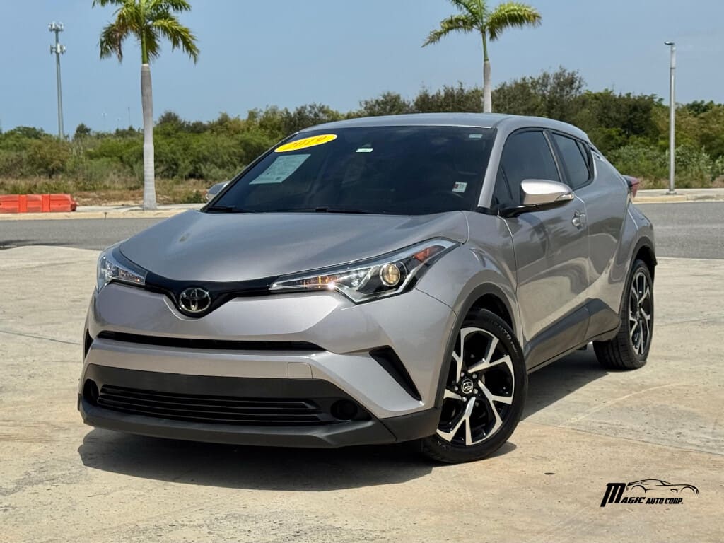 2019 Toyota C-HR XLE's photo