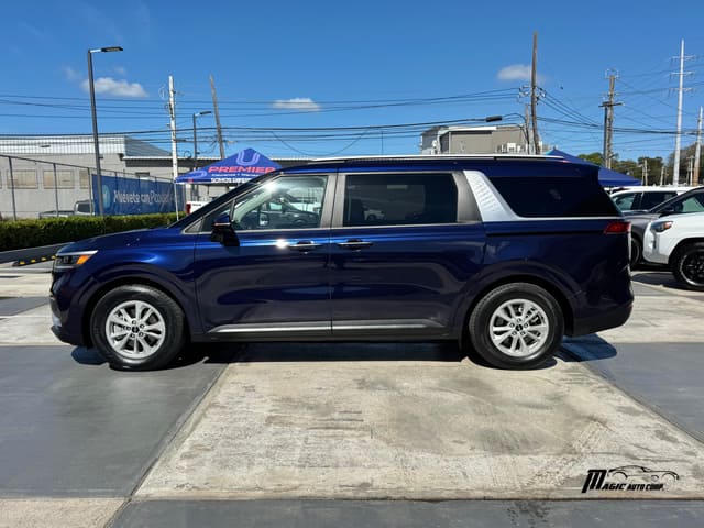 Kia Carnival LX 2024