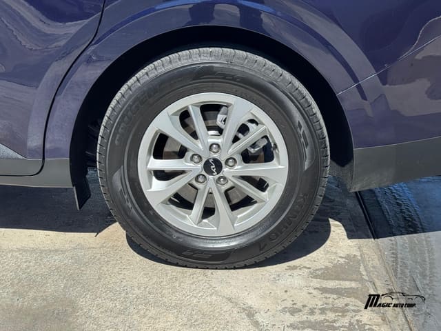 Kia Carnival LX 2024