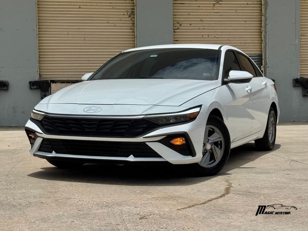 2025 Hyundai Elantra's photo