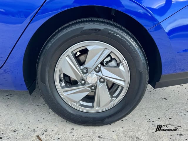 Hyundai Elantra SE 2025