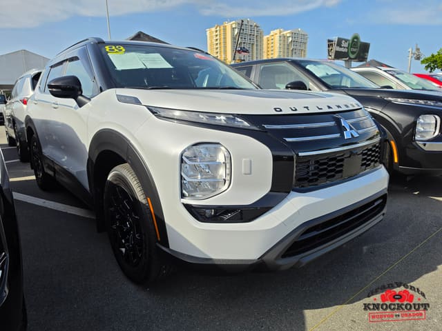 2026 Mitsubishi Outlander SE