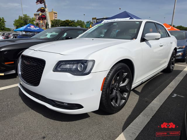 2022 Chrysler 300 300S