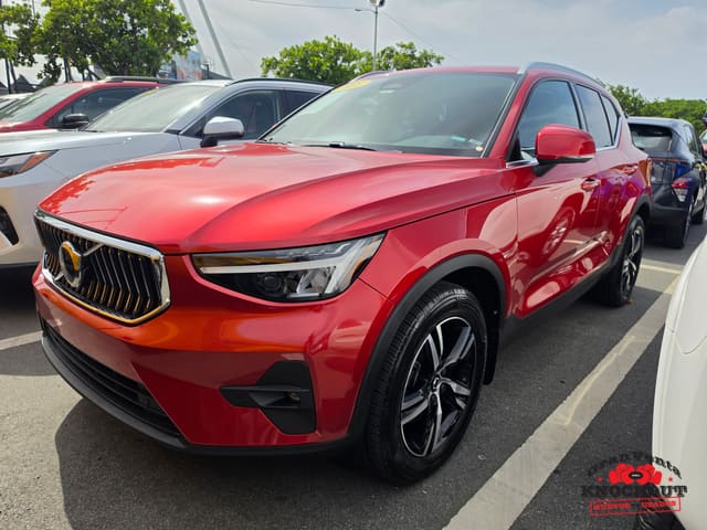 2023 Volvo XC40 Plus Bright Theme