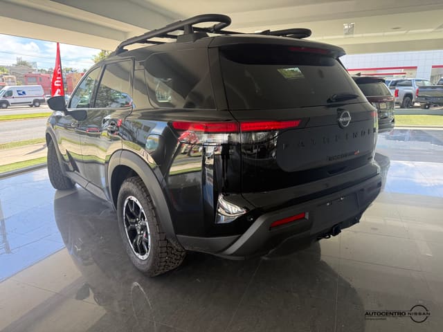Nissan Pathfinder ROCK GREEK 2025