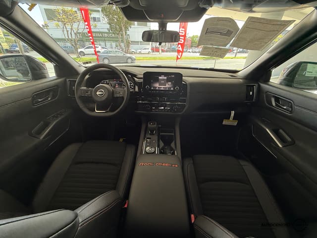 Nissan Pathfinder ROCK GREEK 2025