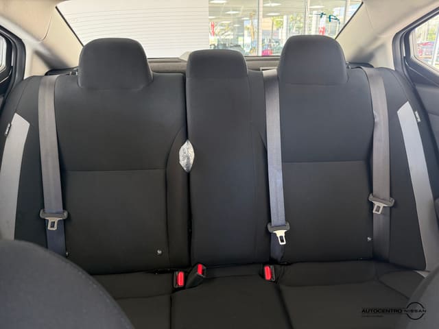 Nissan Versa SV 2025