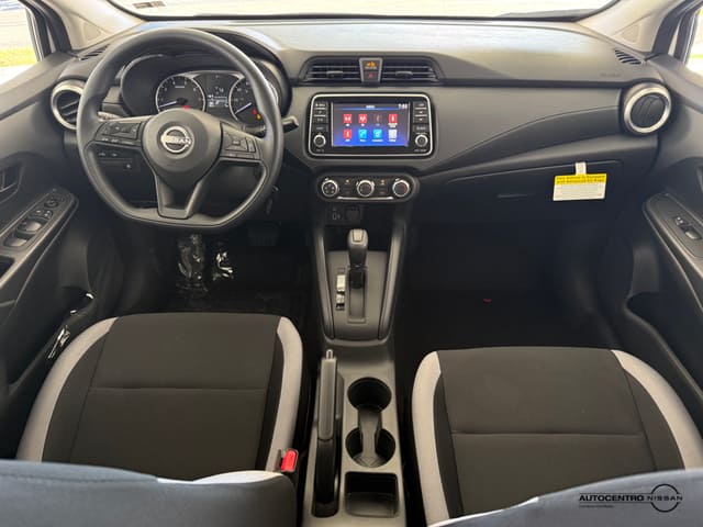 Nissan Versa SV 2025