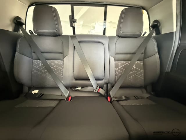 Nissan Frontier SV 4X2 2026