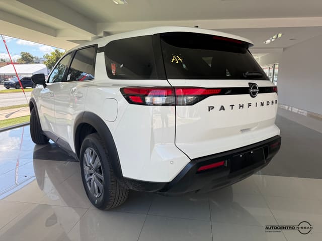 Nissan Pathfinder SV 2WD 2026