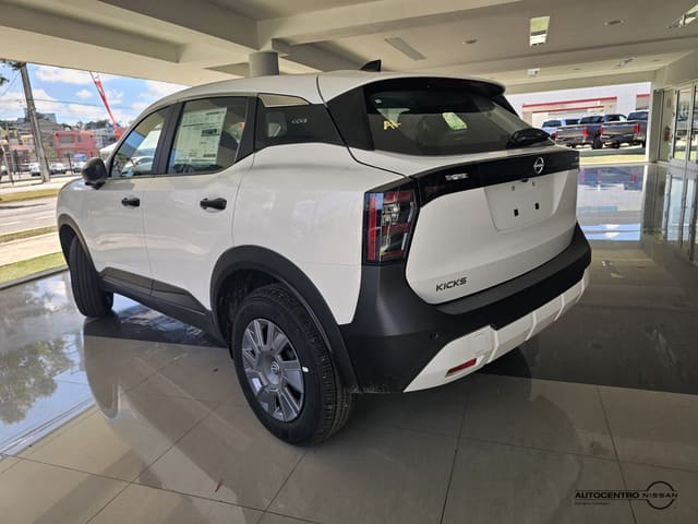 Nissan Kicks S 2026