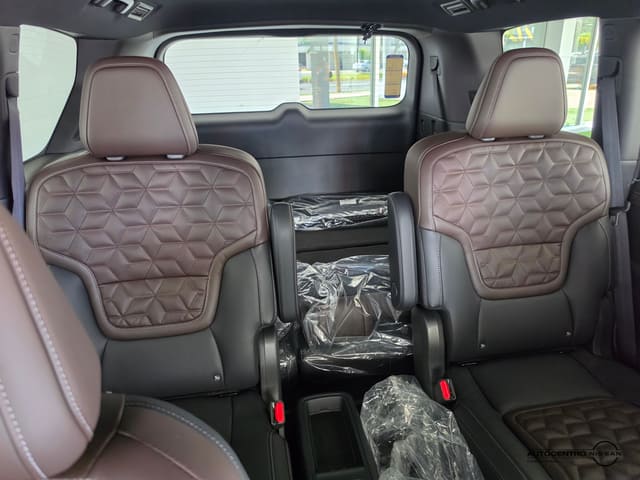 Nissan Armada 4DR 4WD PLATINUM 2026