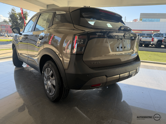 Nissan Kicks S 2025