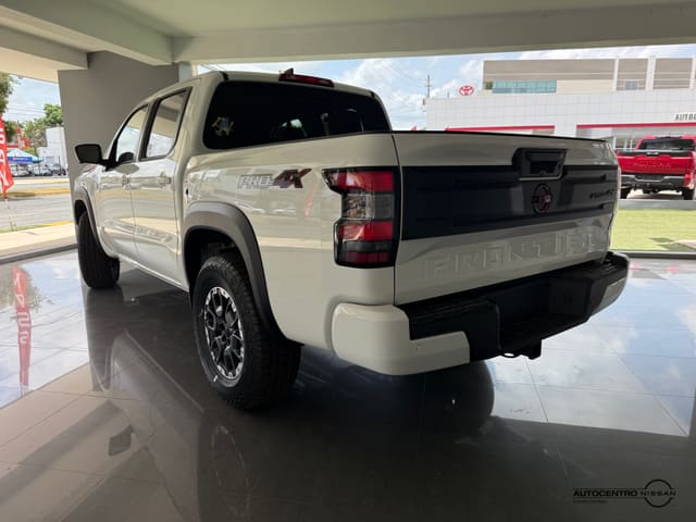Nissan Frontier PRO-X 4X4 2026