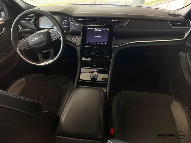 Jeep Grand Cherokee Altitude 2024