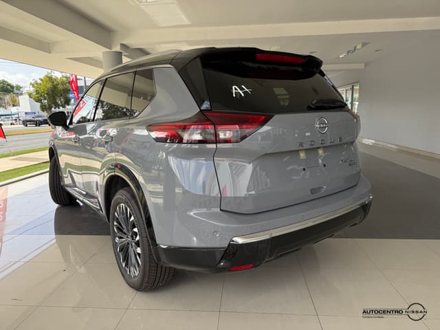 Nissan Rogue PLATINUM AWD 2026