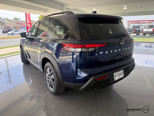 Nissan Pathfinder SV 2023