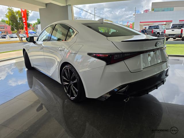 Lexus IS F SPORT Design 2025