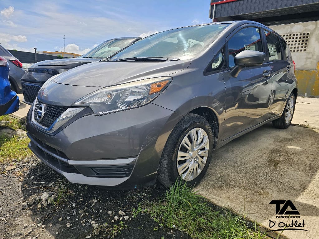 2017 Nissan Versa Note's photo