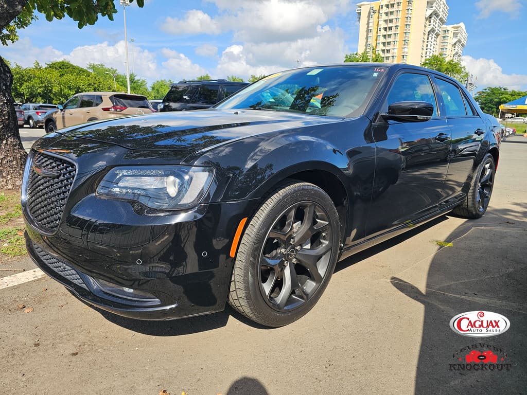 2022 Chrysler 300 S's photo