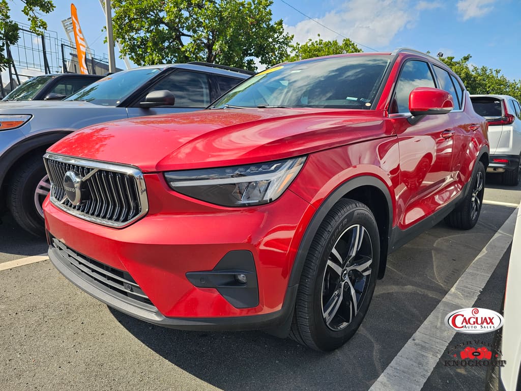 2023 Volvo XC40 Plus's photo
