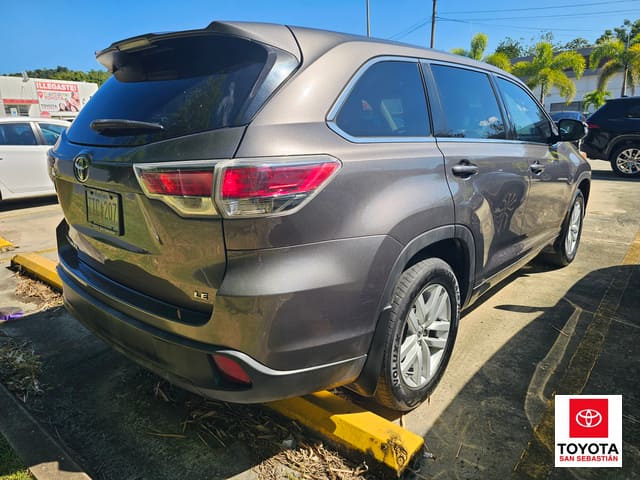 Toyota Highlander LE 2014