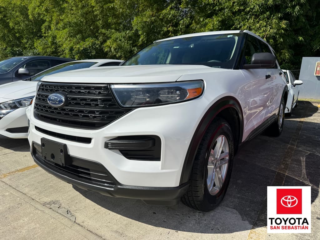 2023 Ford Explorer Base's photo