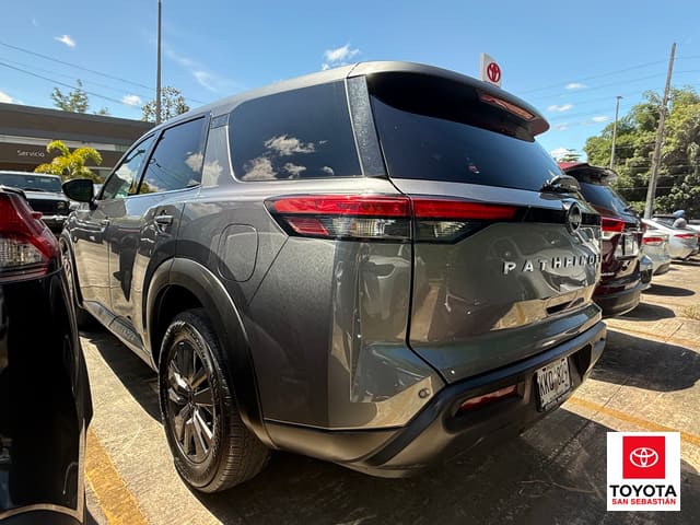 Nissan Pathfinder S 2024