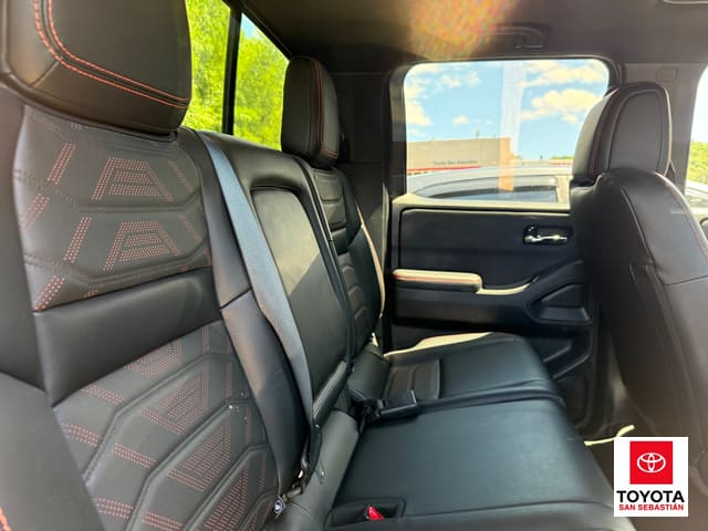 Nissan Frontier PRO-4X 2025