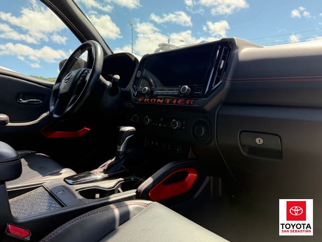 Nissan Frontier PRO-4X 2025