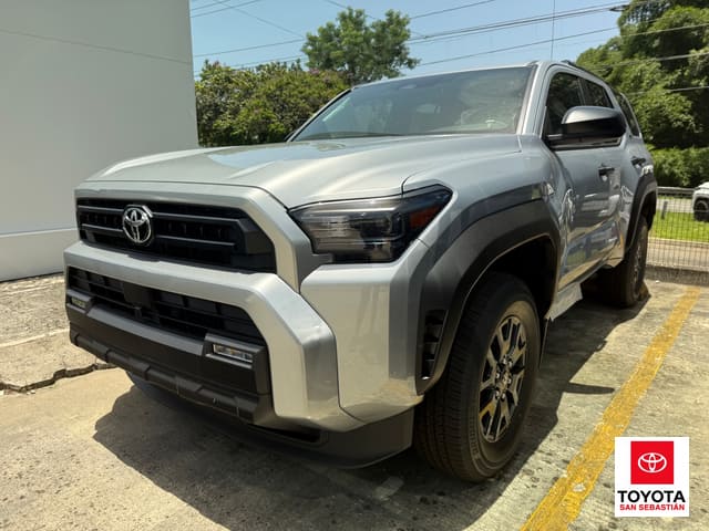 Toyota 4Runner SR5 2026
