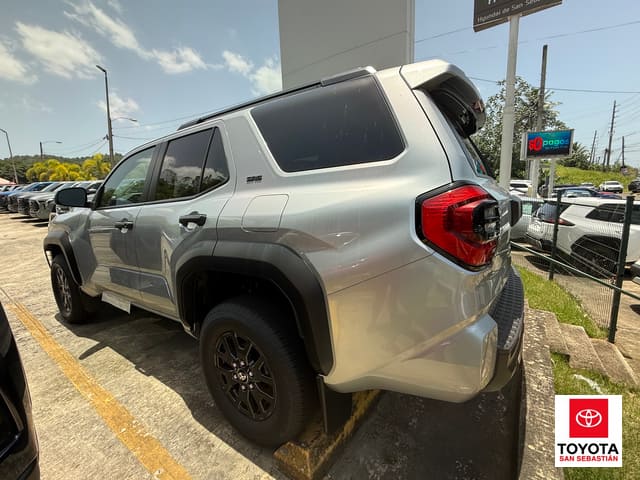 Toyota 4Runner SR5 2026