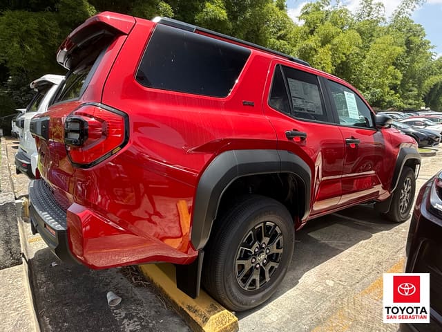 Toyota 4Runner SR5 2026