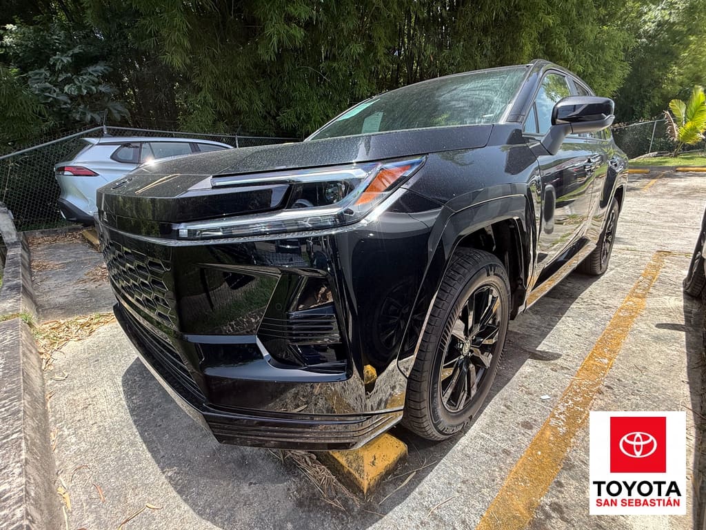 2026 Toyota RAV4 Hybrid SE FWD's photo